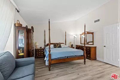 13011 Meadowlark Ave, Granada Hills, CA 91344 - Photo 22