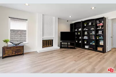 13011 Meadowlark Ave, Granada Hills, CA 91344 - Photo 16