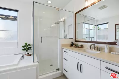 5821 N Lantern Ct, Los Angeles, CA 90094 - Photo 18