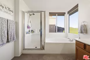 32610 Ridge Top Ln, Castaic, CA 91384 - Photo 40