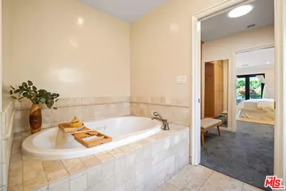 11593 Kling St, Valley Village, CA 91602 - Photo 34