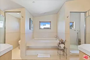 812 Brooks Ave, Venice, CA 90291 - Photo 18