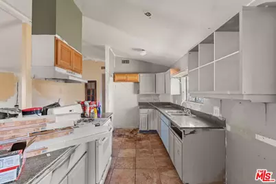 13770 Sproule Ave, Sylmar, CA 91342 - Photo 16