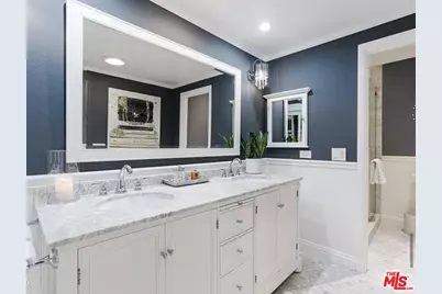 17213 Palisades Cir, Pacific Palisades, CA 90272 - Photo 20