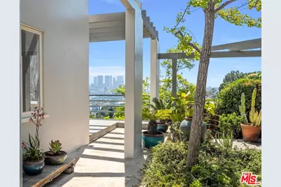 1394 Miller Dr, Los Angeles, CA 90069 - Photo 4