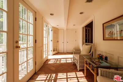 419 Hillside Ln, Santa Monica, CA 90402 - Photo 24