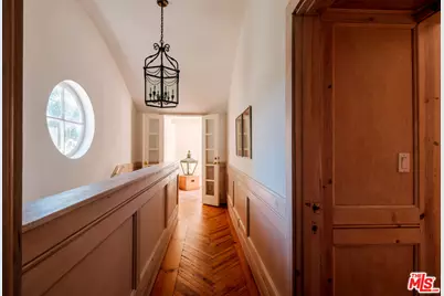419 Hillside Ln, Santa Monica, CA 90402 - Photo 22