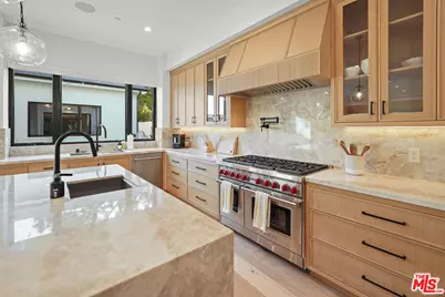 971 S Bundy Dr, Los Angeles, CA 90049 - Photo 6