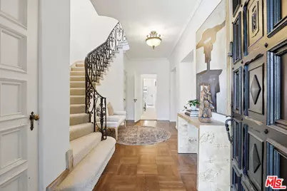 108 S Formosa Ave, Los Angeles, CA 90036 - Photo 2