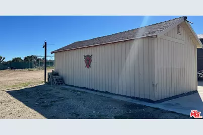 200 Avenue Y 8, Llano, CA 93544 - Photo 2