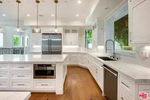 345 S Saltair Ave, Los Angeles, CA 90049 - Photo 16