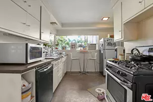 3765 Arbolada Rd, Los Angeles, CA 90027 - Photo 22