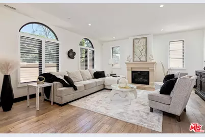 10523 Ashton Ave #101, Los Angeles, CA 90024 - Photo 1