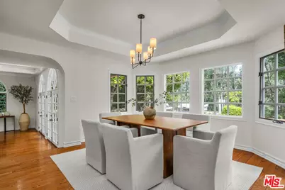 3225 Iredell Ln, Studio City, CA 91604 - Photo 12