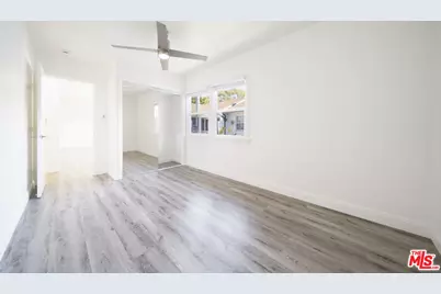 12012 Washington Pl, Los Angeles, CA 90066 - Photo 46