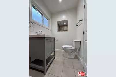 12012 Washington Pl, Los Angeles, CA 90066 - Photo 56