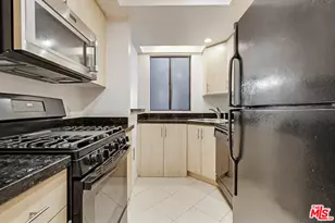 7826 Topanga Canyon Blvd, Canoga Park, CA 91304 - Photo 22