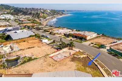 18431 Coastline Dr, Malibu, CA 90265 - Photo 2