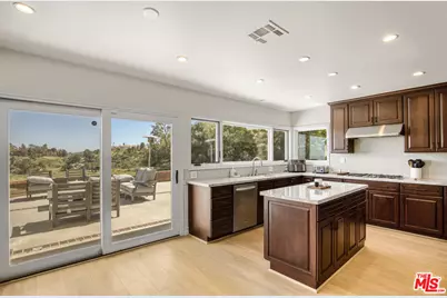 3970 Ellenita Ave, Tarzana, CA 91356 - Photo 12