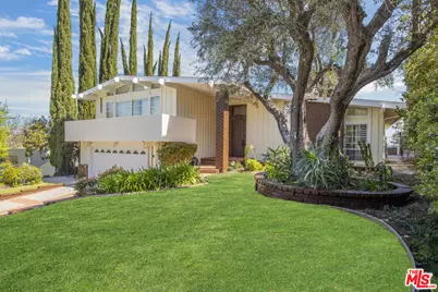 3970 Ellenita Ave, Tarzana, CA 91356 - Photo 4