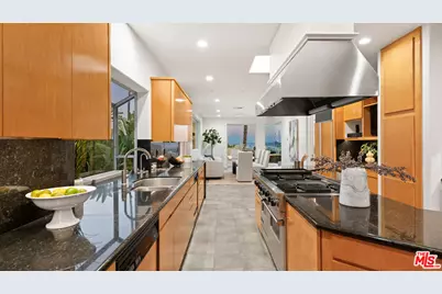 816 Monte Leon Dr, Beverly Hills, CA 90210 - Photo 24