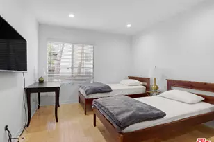 21520 Burbank Blvd, Woodland Hills, CA 91367 - Photo 12