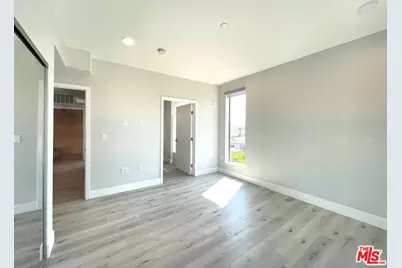 14612 Calvert St #401, Van Nuys, CA 91411 - Photo 14
