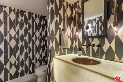 182 N Carmelina Ave, Los Angeles, CA 90049 - Photo 28