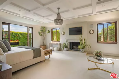 182 N Carmelina Ave, Los Angeles, CA 90049 - Photo 18