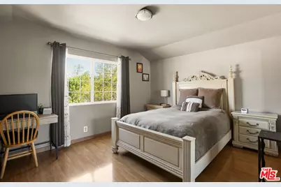 14552 Runnymede St, Van Nuys, CA 91405 - Photo 2