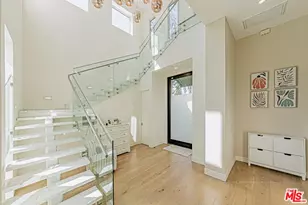 310 N Lucerne Blvd, Los Angeles, CA 90004 - Photo 4