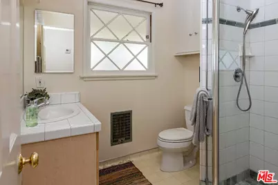 3661 Malafia Dr, Glendale, CA 91208 - Photo 18