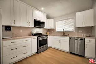 19120 Hartland St, Reseda, CA 91335 - Photo 8
