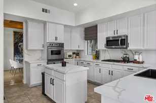 18330 Hanan Ct, Tarzana, CA 91356 - Photo 10