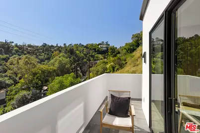 512 Rustic Dr, Los Angeles, CA 90065 - Photo 36