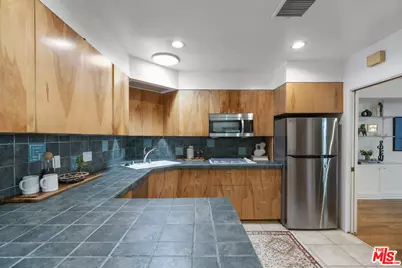 9010 Norma Pl, West Hollywood, CA 90069 - Photo 14
