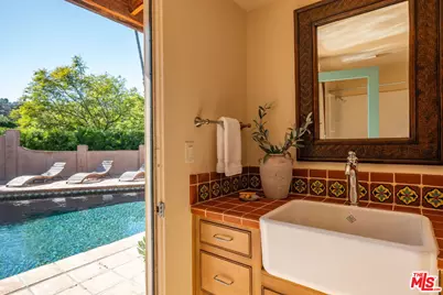 16141 Bayberry Pl, Sherman Oaks, CA 91403 - Photo 6