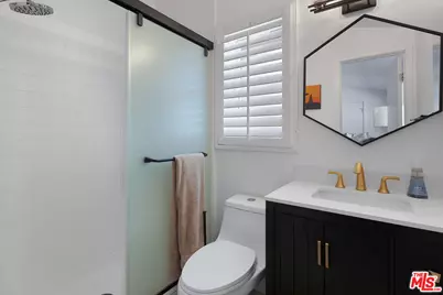 20756 Clarendon St, Woodland Hills, CA 91367 - Photo 22