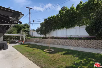 20756 Clarendon St, Woodland Hills, CA 91367 - Photo 36