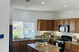 9139 Silver Star Ave, Desert Hot Springs, CA 92240 - Photo 10