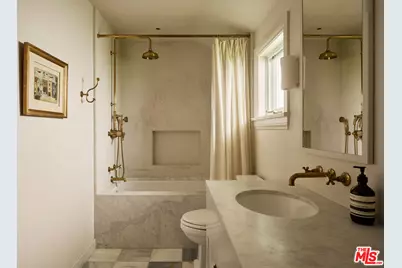 239 W Channel Rd, Santa Monica, CA 90402 - Photo 24