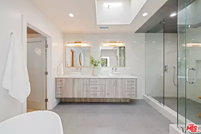 2256 Nichols Canyon Rd, Los Angeles, CA 90046 - Photo 24