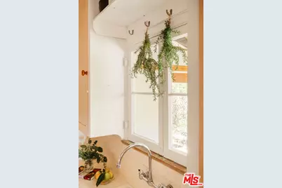 654 Frontenac Ave, Los Angeles, CA 90065 - Photo 14