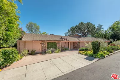 11356 Thurston Cir, Los Angeles, CA 90049 - Photo 46