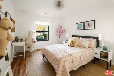 8130 Fordham Rd, Los Angeles, CA 90045 - Photo 18