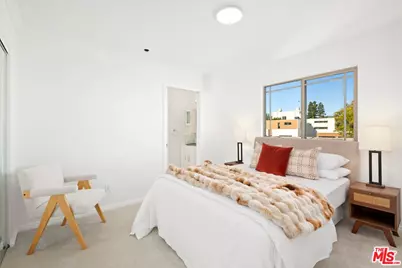 822 N McCadden Pl, Los Angeles, CA 90038 - Photo 16