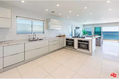 26050 Pacific Coast Hwy, Malibu, CA 90265 - Photo 16