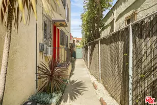 716 W 30th St, Los Angeles, CA 90007 - Photo 8