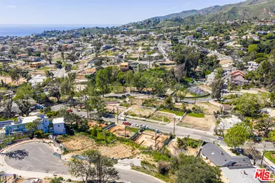 871 Oreo Pl, Pacific Palisades, CA 90272 - Photo 2