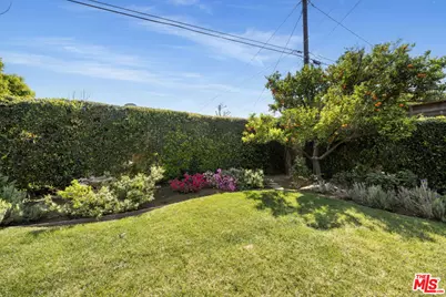 16620 Hamlin St, Lake Balboa, CA 91406 - Photo 16